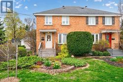 176 COMPTON AVENUE  Ottawa, ON K2B 5A7