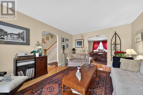 176 Compton Avenue, Ottawa, ON - Indoor Photo Showing Living Room