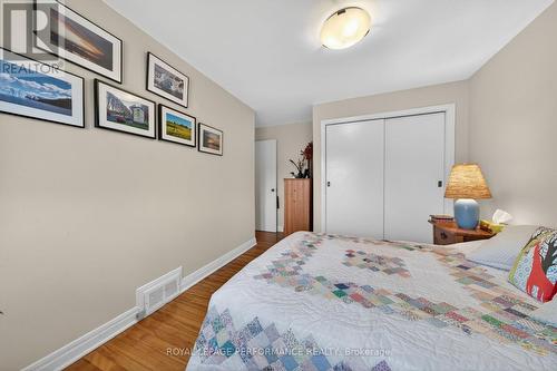 176 Compton Avenue, Ottawa, ON - Indoor Photo Showing Bedroom