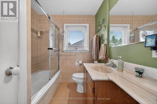 176 Compton Avenue, Ottawa, ON - Indoor Photo Showing Bathroom