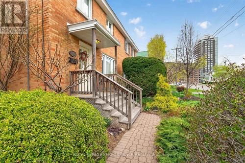 176 Compton Avenue, Ottawa, ON - Outdoor