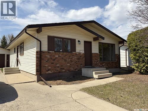 111 Stechishin CRESCENT  Saskatoon, SK S7K 5P5