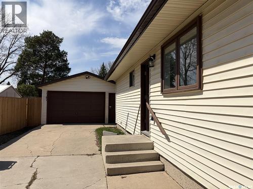 111 Stechishin Crescent, Saskatoon, SK - Outdoor With Exterior