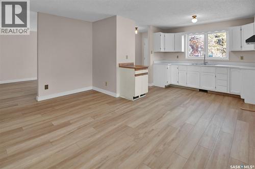 111 Stechishin Crescent, Saskatoon, SK - Indoor Photo Showing Kitchen
