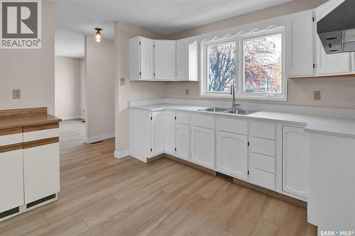 111 Stechishin Crescent, Saskatoon, SK - Indoor Photo Showing Kitchen With Double Sink