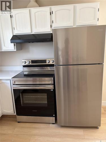 111 Stechishin Crescent, Saskatoon, SK - Indoor Photo Showing Kitchen