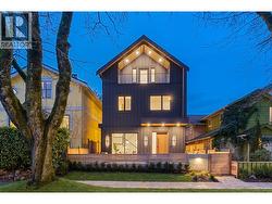2 1945 E 13TH AVENUE  Vancouver, BC V5N 2C3