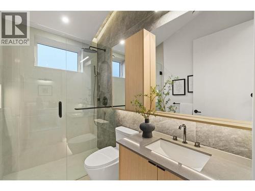 2 1945 E 13Th Avenue, Vancouver, BC - Indoor Photo Showing Bathroom
