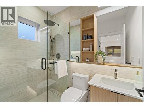 2 1945 E 13Th Avenue, Vancouver, BC - Indoor Photo Showing Bathroom