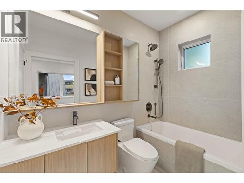 2 1945 E 13Th Avenue, Vancouver, BC - Indoor Photo Showing Bathroom