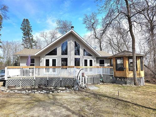 32 Elm Crescent, Bifrost Rm, MB - Outdoor With Deck Patio Veranda