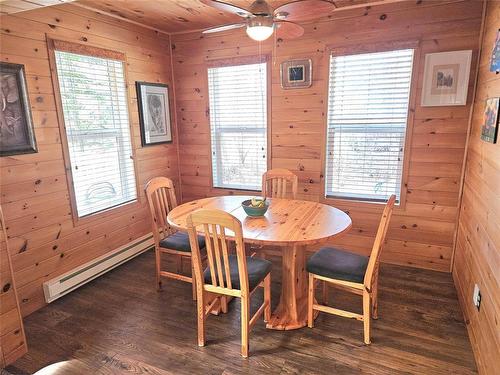32 Elm Crescent, Bifrost Rm, MB - Indoor Photo Showing Dining Room