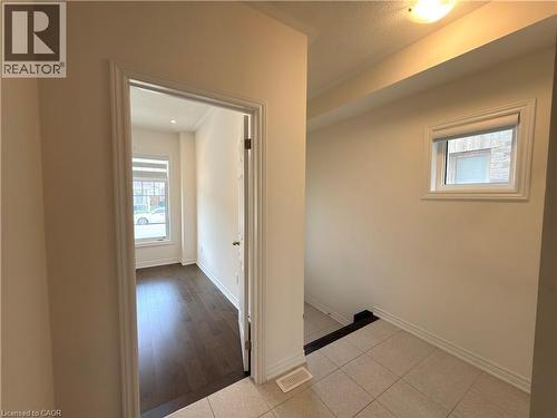 3948 Thomas Alton Boulevard, Burlington, ON - Indoor Photo Showing Other Room