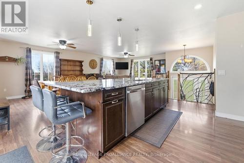144 Centre Street, Deseronto (Deseronto (Town)), ON - Indoor Photo Showing Kitchen With Upgraded Kitchen