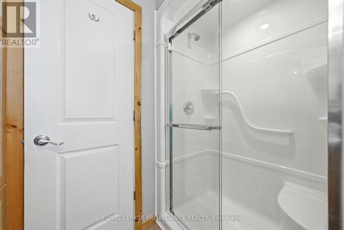 144 Centre Street, Deseronto (Deseronto (Town)), ON - Indoor Photo Showing Bathroom