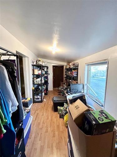 103 Manson Street, Mcauley, MB - Indoor