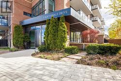 605 - 3 SOUTHVALE DRIVE Toronto, ON M4G 1G1