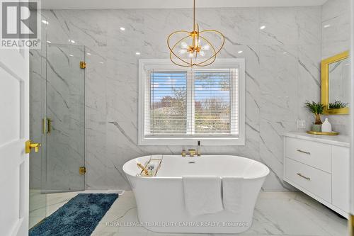 730 Hyde Road, Burlington, ON - Indoor Photo Showing Bathroom