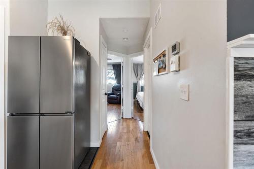 281 Springfield Road, Winnipeg, MB - Indoor Photo Showing Other Room