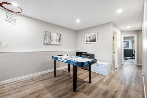281 Springfield Road, Winnipeg, MB - Indoor