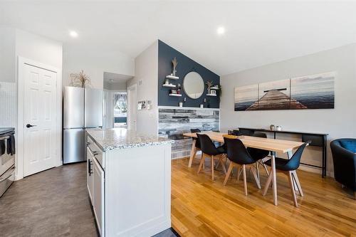 281 Springfield Road, Winnipeg, MB - Indoor