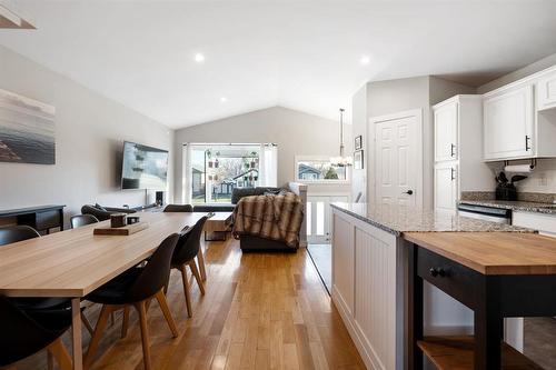281 Springfield Road, Winnipeg, MB - Indoor