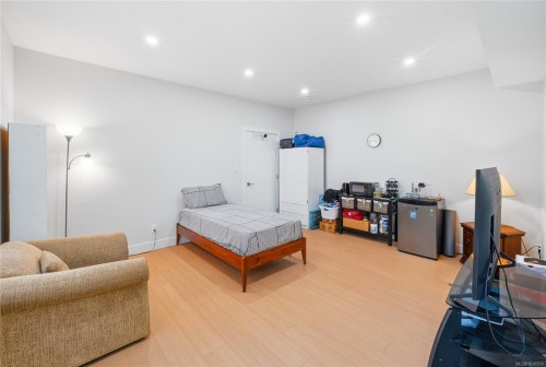 5254 Sherbourne Dr, Nanaimo, BC 
