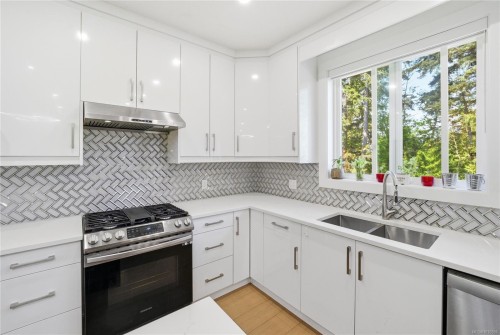5254 Sherbourne Dr, Nanaimo, BC 