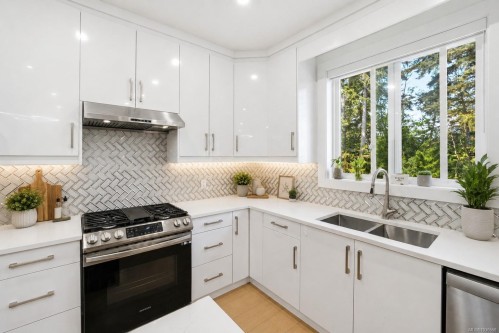 5254 Sherbourne Dr, Nanaimo, BC 