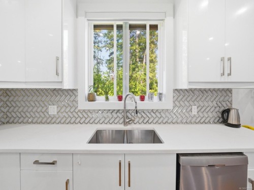 5254 Sherbourne Dr, Nanaimo, BC 