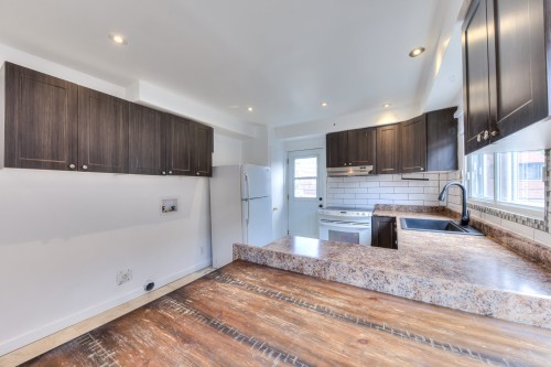 Kitchen - 1067 Rue Marlatt, Montréal (Saint-Laurent), QC - Indoor Photo Showing Kitchen