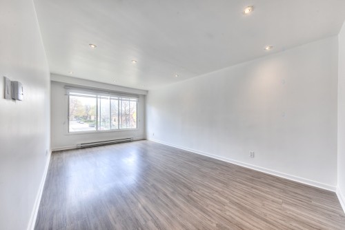 Living Room - 1067 Rue Marlatt, Montréal (Saint-Laurent), QC - Indoor Photo Showing Other Room