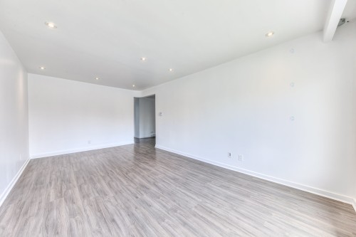 Living Room - 1067 Rue Marlatt, Montréal (Saint-Laurent), QC - Indoor Photo Showing Other Room