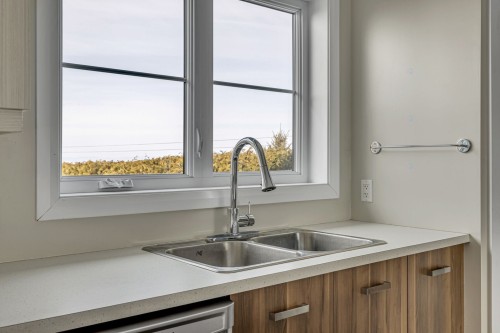 Vue - 431 Rue Des Mésanges, Saint-Isidore, QC - Indoor Photo Showing Kitchen With Double Sink