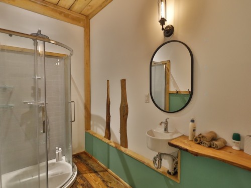 Commerce - 999 Ch. Du Lac N., Sainte-Mélanie, QC - Indoor Photo Showing Bathroom