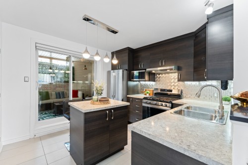 Cuisine - 589 Rue De Pompadour, Mascouche, QC - Indoor Photo Showing Kitchen With Double Sink With Upgraded Kitchen