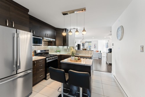 Cuisine - 589 Rue De Pompadour, Mascouche, QC - Indoor Photo Showing Kitchen With Upgraded Kitchen
