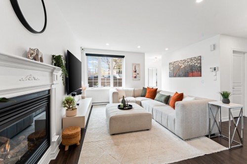 Salon - 589 Rue De Pompadour, Mascouche, QC - Indoor Photo Showing Living Room With Fireplace