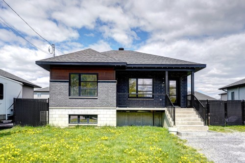17 Rue des Moissons  Sainte-Barbe, QC J0S 1P9