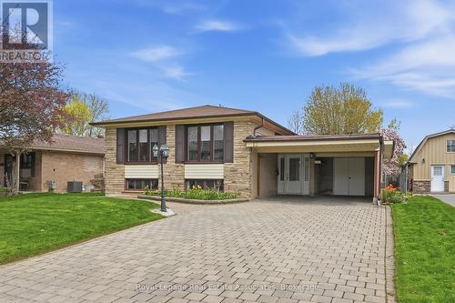 13 FERNDALE CRESCENT  Brampton, ON L6W 1G1