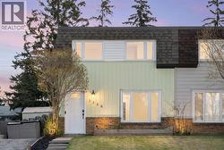 3226 Dover Crescent SE  Calgary, AB T2B 1V2