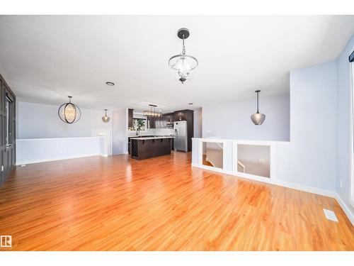 126 Harrison Dr Nw, Edmonton, AB - Indoor
