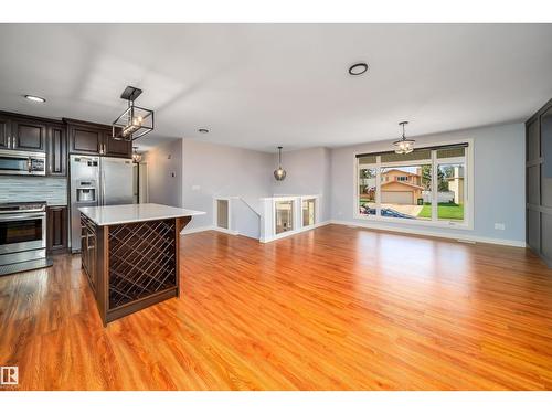 126 Harrison Dr Nw, Edmonton, AB - Indoor