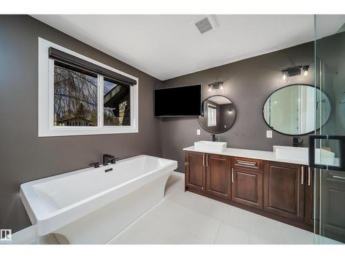 126 Harrison Dr Nw, Edmonton, AB - Indoor Photo Showing Bathroom