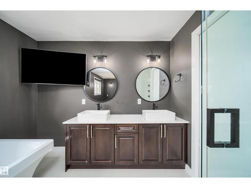 126 Harrison Dr Nw, Edmonton, AB - Indoor Photo Showing Bathroom