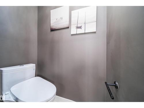 126 Harrison Dr Nw, Edmonton, AB - Indoor Photo Showing Bathroom