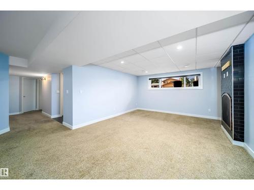 126 Harrison Dr Nw, Edmonton, AB - Indoor