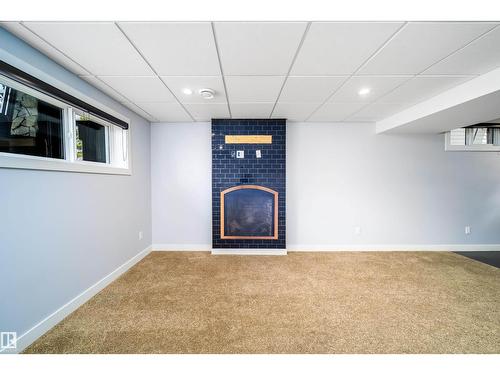 126 Harrison Dr Nw, Edmonton, AB - Indoor