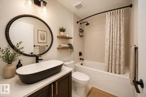 126 Harrison Dr Nw, Edmonton, AB - Indoor Photo Showing Bathroom