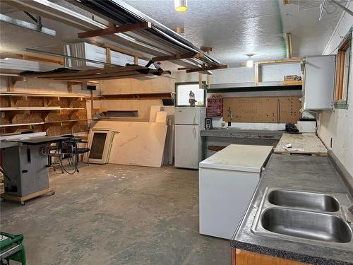 2 Mcdonald Avenue, Killarney, MB 